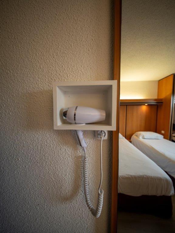 Évreux Brit Hotel La Bonne Etape מראה חיצוני תמונה